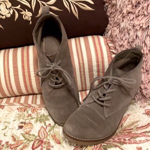 White Mountain Suede Boots